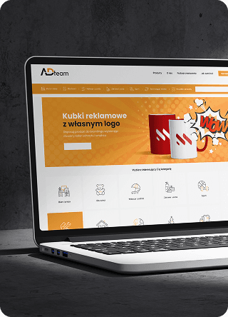 Widok strony adteam.pl na laptopie